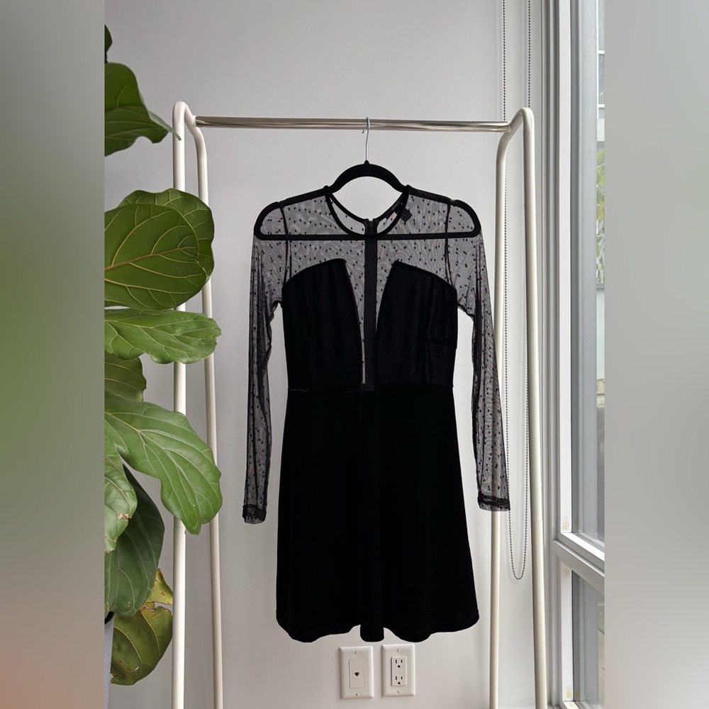 FOREVER 21 | Black Velvet Fit & Flare Mesh Inset Velvet Dress M